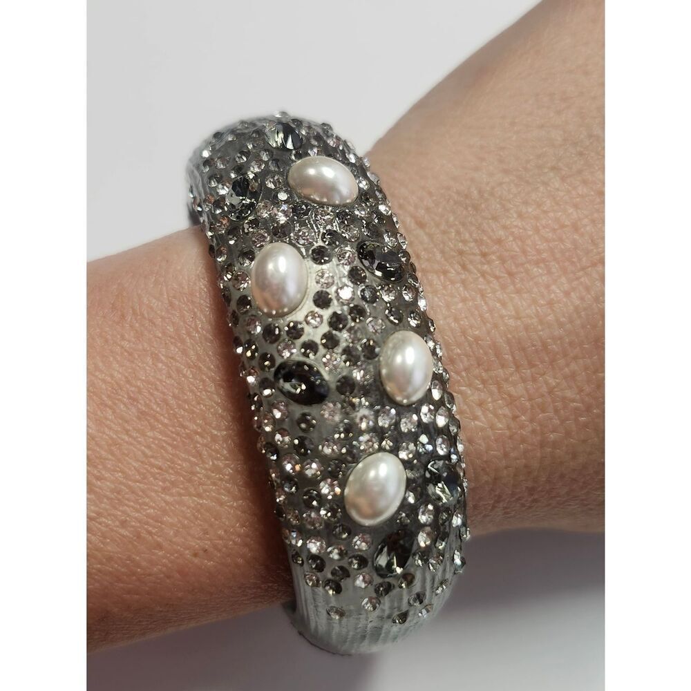 Vintage Lucite Bangle Bracelet